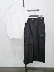 新品 Tシャツ+シャカシャカ素材スカート(個別購入可能)のサムネイル