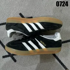 adidas ガゼル スウェード 黒白 "} 230のサムネイル