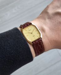 Vintage 80s】SEIKO シャリオ タンク カットガラス ゴールド盤 - メルカリ