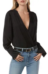 フェイバリット ドーター レディース トップス シャツ サテン ボディースーツ Favorite Daughter Surplice Long Sleeve Satin Bodysuit Blackのサムネイル
