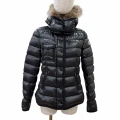 美品☆MONCLER モンクレール 20-21AW ARMOISE ロゴワッペン ファー・フード付 ダウンジャケット ブラック 2 正規品 レディースのサムネイル