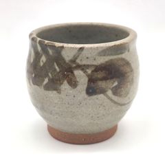 人間国宝浜田庄司氏の弟子 須藤武雄三代目造 益子焼柿釉鉄絵湯呑 陶印
