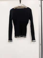 【美品】VACANCY ヴァカンシー リブニット 長袖 ブラック 黒 シアー チュール レース フリル クルーネック 薄手 ストレッチ 伸縮性 上品 きれいめ 大人可愛い インナー 重ね着 レイヤード 秋冬 春 レディース【送料無料・即購入OK】Ｃ１０