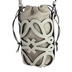 LOEWE ロエベ アナグラム カットアウト ポケット ショルダーバッグ