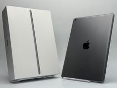 箱付き中古C】iPad 第8世代 128GB スペースグレイ Wi-Fi バッテリー