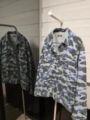 A BATHING APE アベイシングエイプ カモフラ デニム ジャケット ブルーのサムネイル