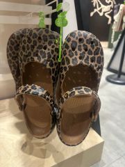 新品】クロックス Crocs クラシック アニマル バレエ ヒョウ柄 23cm