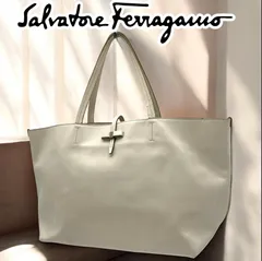 Salvatore Ferragamo　サルヴァトーレ フェラガモ　ヴァラリボン　FJ-21　B500　トートバッグ　ホワイトのサムネイル