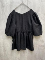 美品】NOBLE 半袖ブラウス パフスリーブ ペプラム ブラック - メルカリ