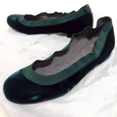 美品◎スペイン製◎保存袋付き◎【STUART WEITZMAN】スチュアートワイツマン ベロア フラットシューズ バレエシューズ パンプス 大人 カジュアル タウンユース ダークグリーン レディース サイズ アウトソール24cm/M49800jYのサムネイル