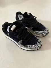 PHILIPP PLEIN(フィリッププレイン) スニーカー ブラック スタッズ 装飾のサムネイル