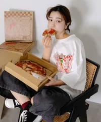 ScoLarParity（スカラーパリティ） 362101：ポケットギミック付き ピザ屋ネコ＆クマ柄Tシャツのサムネイル