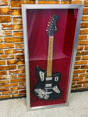 10日まで限定価格！新品Fender Jaguar 2025 BLK&GOLD - メルカリ