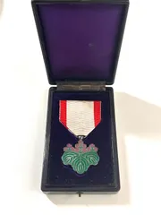 K*g様 【2点セット】 勲章 功七金鵄勲章 勲七等青色桐葉章 軍隊 旧日本軍 2026年最新】勲七等青色桐葉章の人気アイテム - メルカリ