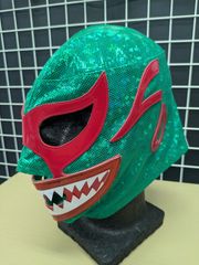 スターダム上谷沙也選手 クイーンズクエスト時代オーバーマスク 直筆