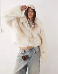 モンキ レディース アウター ジャケット・ブルゾン ジャケット Monki short faux fur jacket Off White オフホワイトのサムネイル