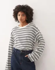 モンキ レディース トップス Tシャツ Monki oversized long sleeve Tshirt with side slits and white stripe White ホワイトのサムネイル