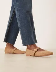 エイソス レディース シューズ パンプスエード ASOS DESIGN Wide Fit Leah mary jane ballet flats in sand suedette SAND SUEDEのサムネイル