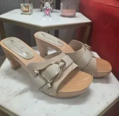 正規品 セリーヌ 靴 ウッドヒールのサムネイル
