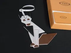 ■新品■未使用■ TODS トッズ アニマルチャーム レザー ドッグ 犬 キーホルダー バッグチャーム グレー系×ブラック系 FQ8994のサムネイル