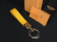 ■新品同様■ TODS トッズ レザー キーホルダー キーリング チャーム レディース メンズ シルバー系×イエロー系 FW5798のサムネイル