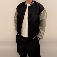 ナイキ 00s スウッシュ スタジアム ジャケットのサムネイル
