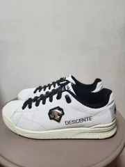 >>状態良好>> ユニセックス DESCENTE デサント スニーカー 白 245 出品のサムネイル
