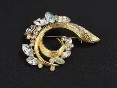 HANAE MORI ハナエモリ ラインストーン ピンブローチ ピンバッチ アクセサリー レディース ゴールド系 DK9379のサムネイル