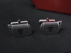 ■美品■ MCM エムシーエム カフスボタン カフリンクス アクセサリー ビジネス 紳士 メンズ シルバー系 DK4218のサムネイル