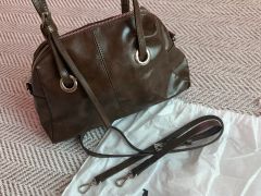 レディース 未使用級✨フルラ 現行 METI ハンドバッグ レザー 