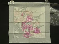 ■新品■未使用■ JIM THOMPSON ジムトンプソン 花 フラワー スカーフ ハンカチーフ レディース ライトグレー系×ピンク系 DE8604のサムネイル