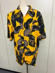 【クリーニング済・美品】HUGO BOSS ヒューゴ 高級レーヨン100% ボタニカル総柄 半袖シャツ L（日本：XL相当）のサムネイル