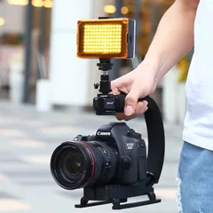 カメラ スタビライザー C型 ビデオカメラ グリップ 一眼レフ ローアングル撮影 ホットシュー付き 手振れ防止 ハンドル グリップ 1/4ネジ 手持ちのサムネイル