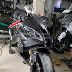 値下！2026 YAMAHA YZF-R1 純正 カーボン 右ウイングレット - メルカリ