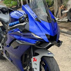 値下！2026 YAMAHA YZF-R1 純正 カーボン 右ウイングレット - メルカリ