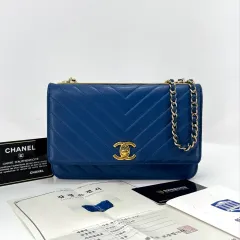 完了 CHANEL トレンド CC シェブロン WOC チェーン クロスバックのサムネイル
