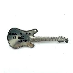 agnès b.（アニエスベー） GL71 BROCHE ギターモチーフ ブローチ 「ROCK N’ ROLL IS NOT DEAD！」 シルバーカラーのサムネイル