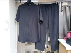 夏用 ブラック 半袖シャツ + ウエストゴム ズボン 105号 傷なしのサムネイル