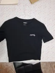 ノルディ ブラック クロップド 半袖 Tシャツ (S)のサムネイル