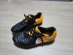 ナイキ ティエンポ7 サッカーシューズ 275 ブラック イェローのサムネイル