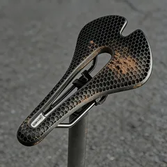 3Dプリントハニカムバイクサドル 超軽量カーボン柄 MTB/ロード用のサムネイル