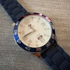 TOMMY HILFIGER トミーヒルフィガー 腕時計 ネイビー ラバーベルト ※不動品のサムネイル