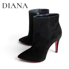 DIANA ダイアナ ブラック スエード ショートブーツ ブーティ ポインテッドトゥ ハイヒール レッドソール 22cm SSサイズ相当 レディース エレガント 高級感 靴 1259KZのサムネイル