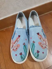 ゲス 刺繍 スリッポン 235のサムネイル