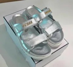 GUESS レディース サンダル 230のサムネイル
