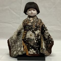 市松人形 久楽朋 サイズ34 縮緬 刺繍 松竹梅MT-5 75 K - メルカリ