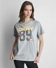 ダナ キャラン ニューヨーク レディース トップス Tシャツ クルーネック DKNY Sport Womens Campus Patch Crewneck TShirt Pearl Grey Heatのサムネイル