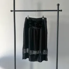 ドナカラン NEW YORK DKNY ブラック ツアーベルベット プリーツ スカートのサムネイル