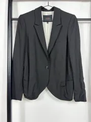 正規品 マージュ ブラック 軽いウールジャケットのサムネイル