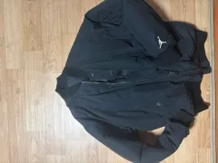 ナイキ エア ジョーダン アウター 黒のサムネイル
